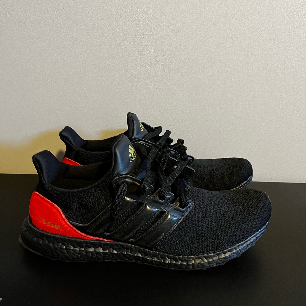 Ultraboost DNA size 12 new